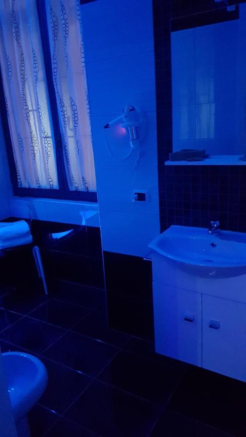 Hotel Taromy Наполи Екстериор снимка