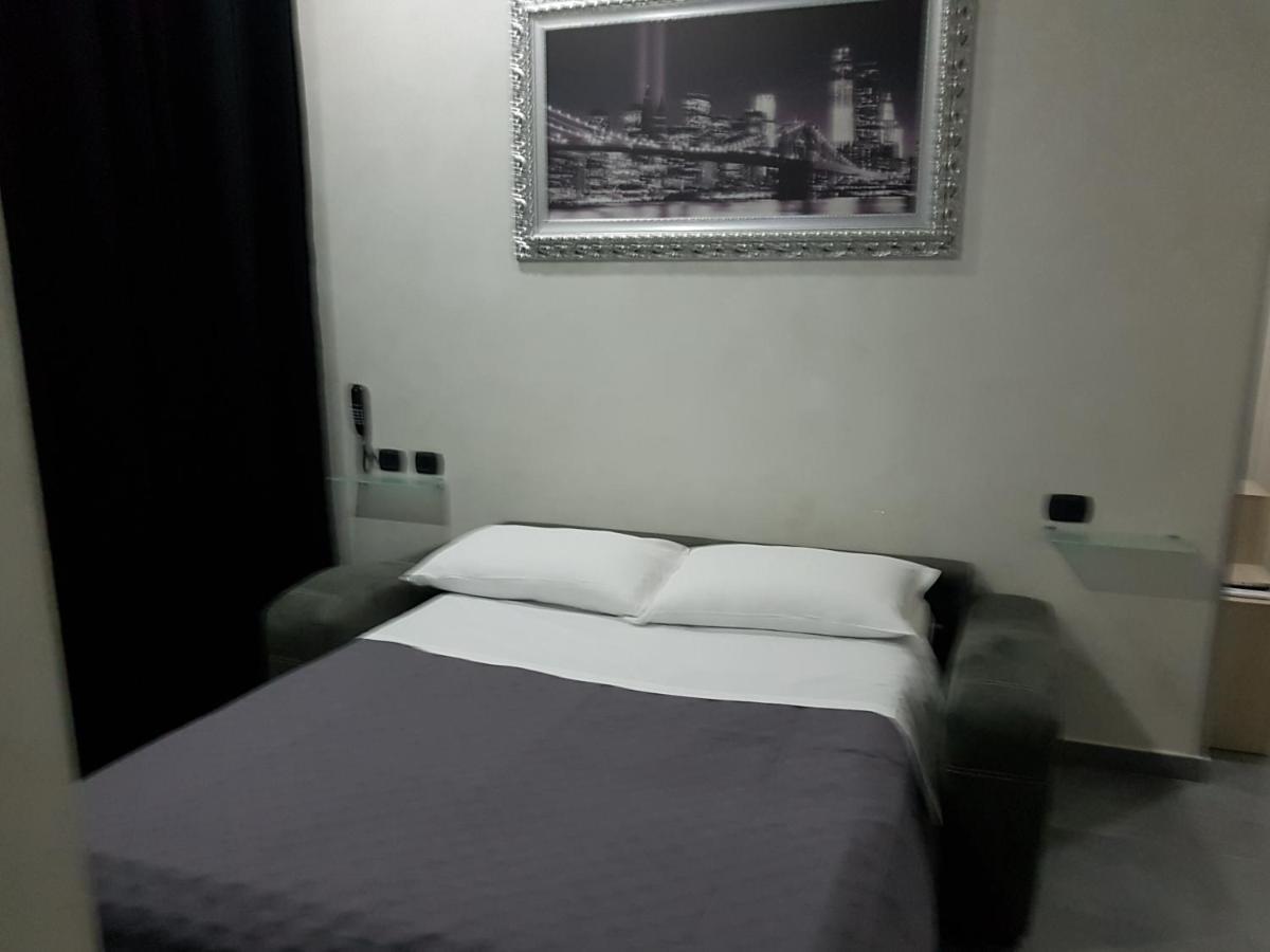 Hotel Taromy Наполи Екстериор снимка