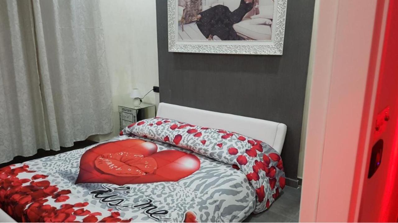 Hotel Taromy Наполи Екстериор снимка