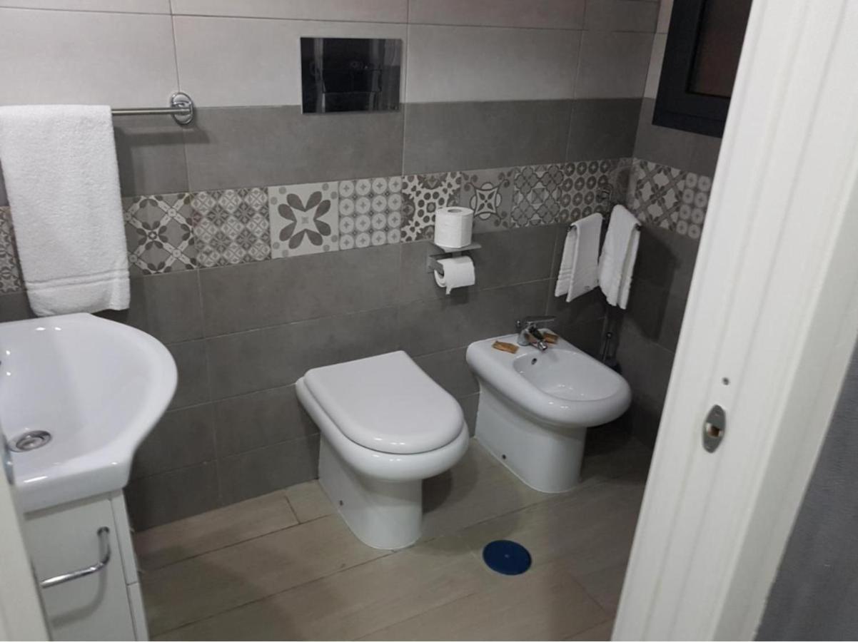 Hotel Taromy Наполи Екстериор снимка