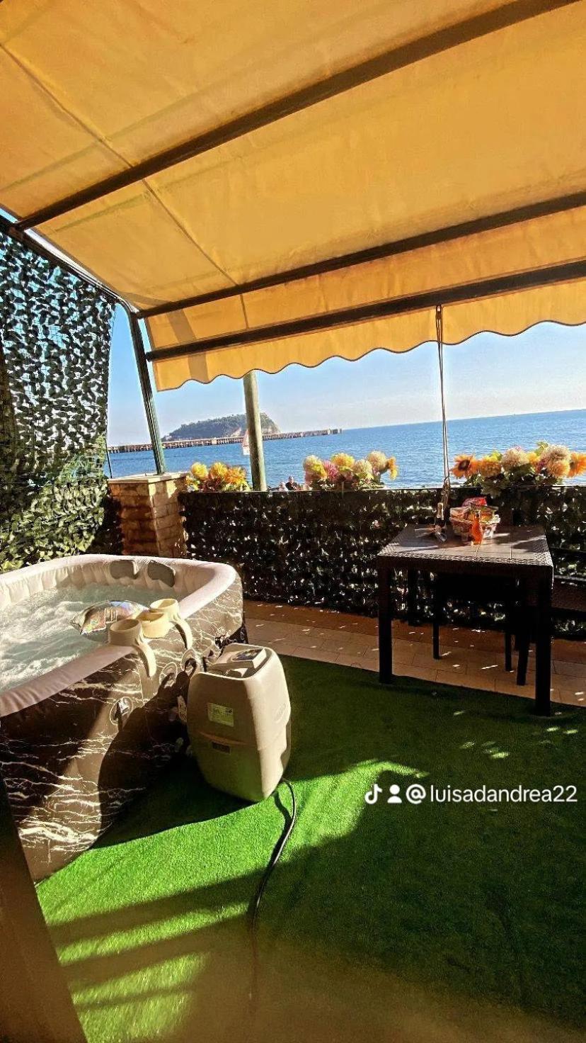 Hotel Taromy Наполи Екстериор снимка